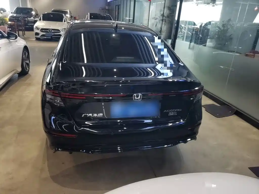 Honda Accord — фото 6