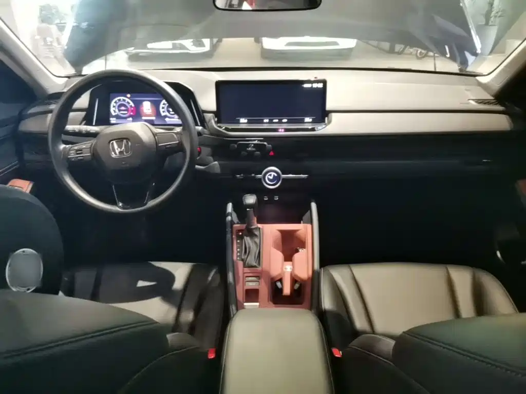 Honda Accord — фото 10