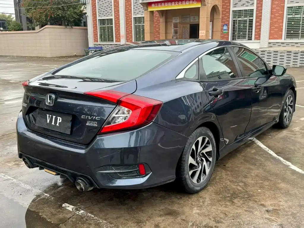 Honda Civic — фото 7