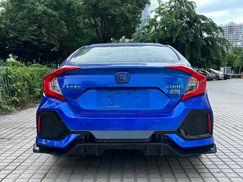 Honda Civic — фото 10