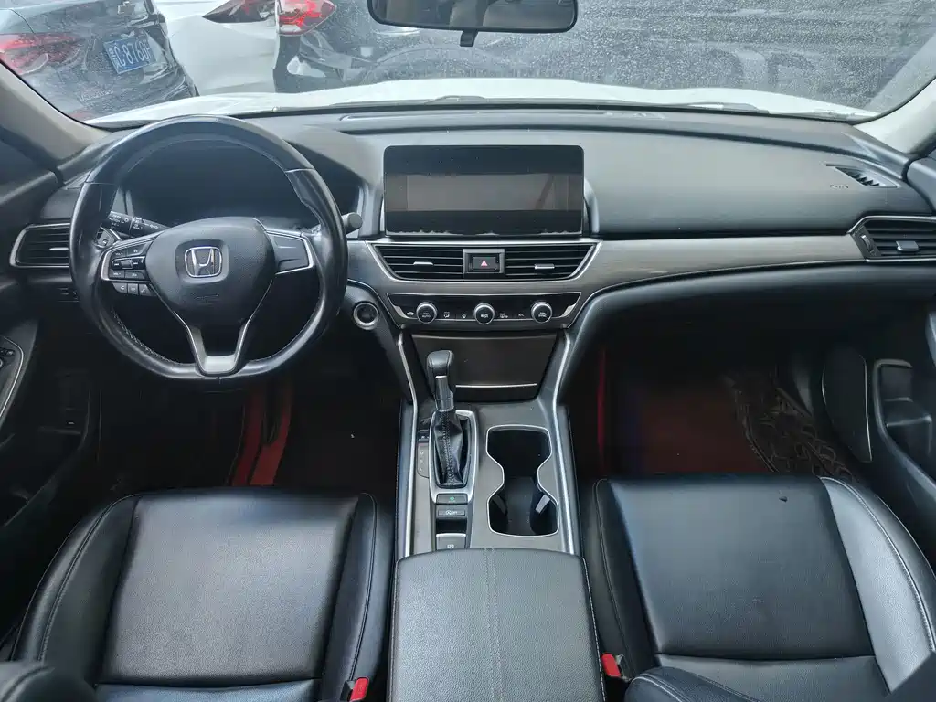 Honda Accord — фото 11