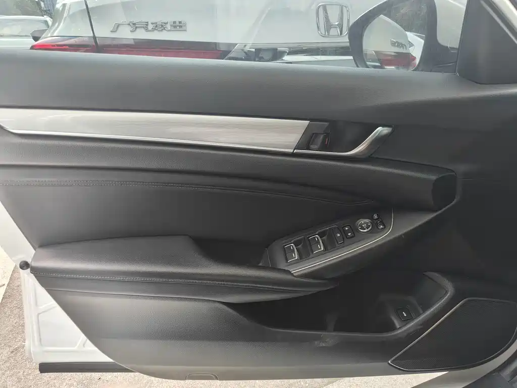 Honda Accord — фото 19