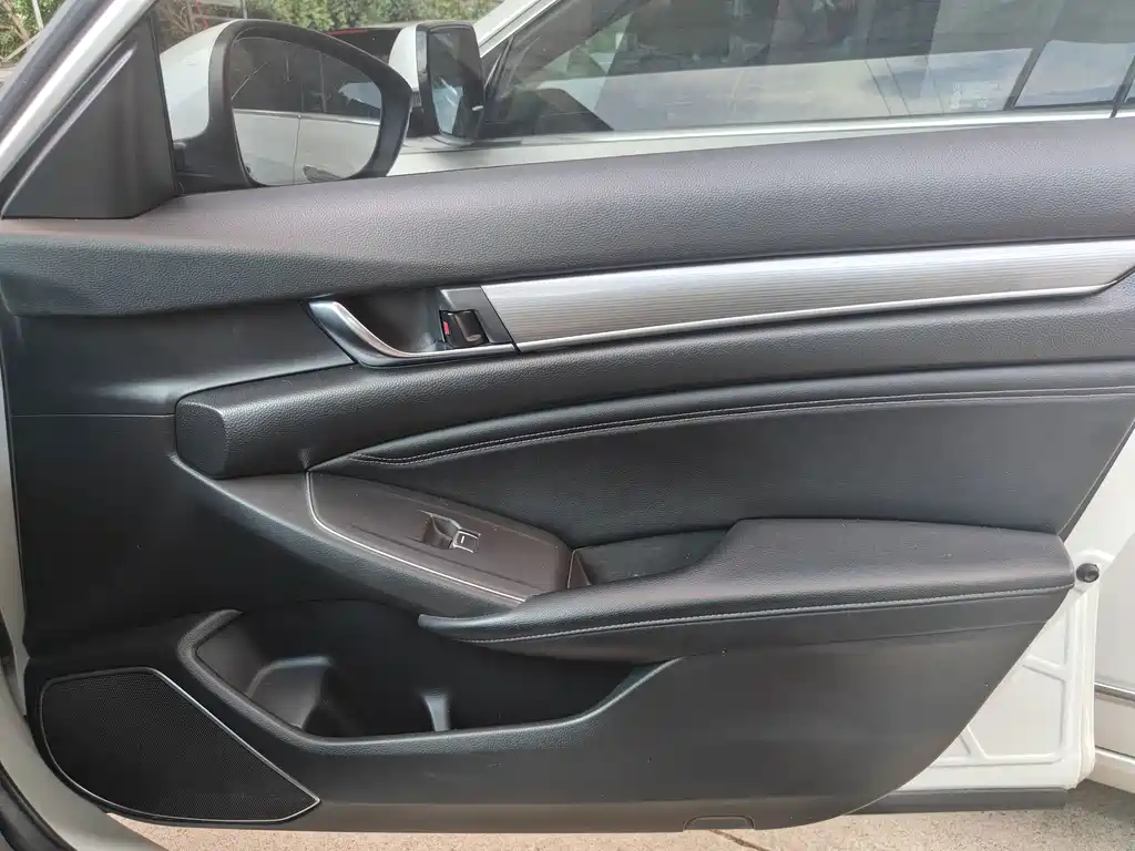 Honda Accord — фото 20