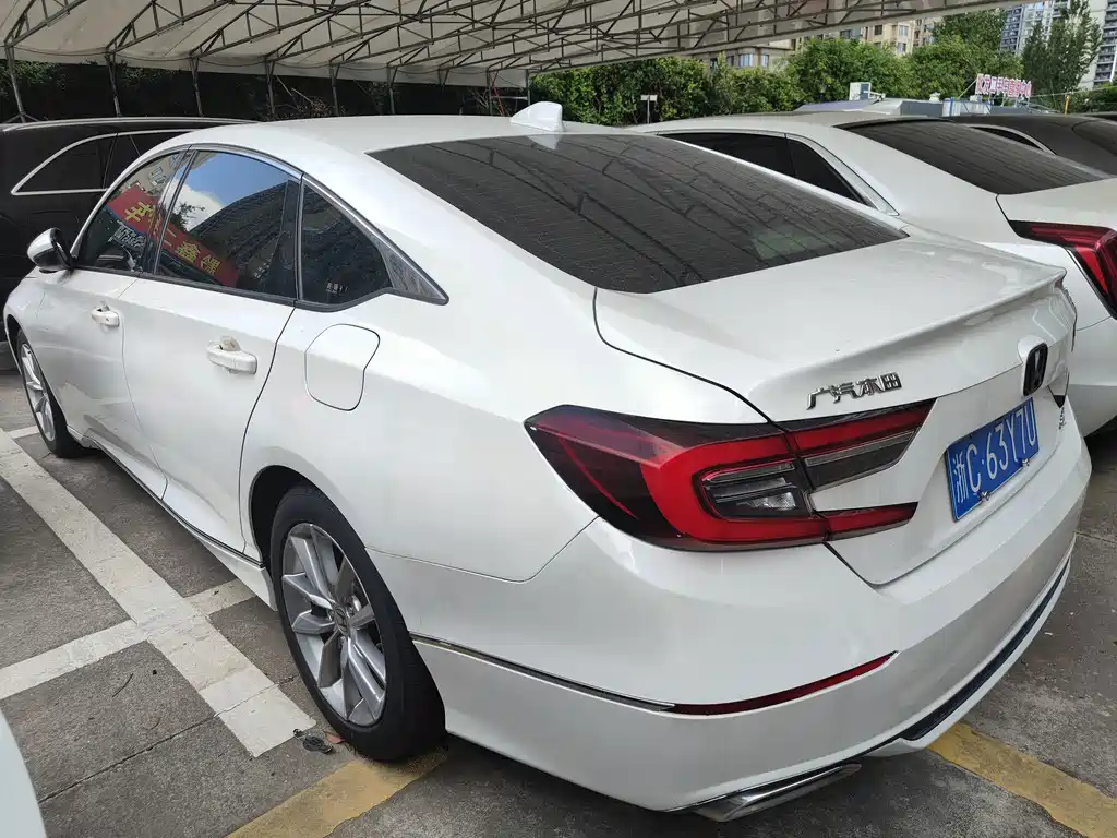 Honda Accord — фото 6