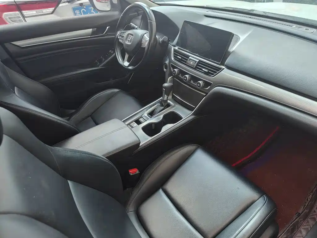 Honda Accord — фото 9