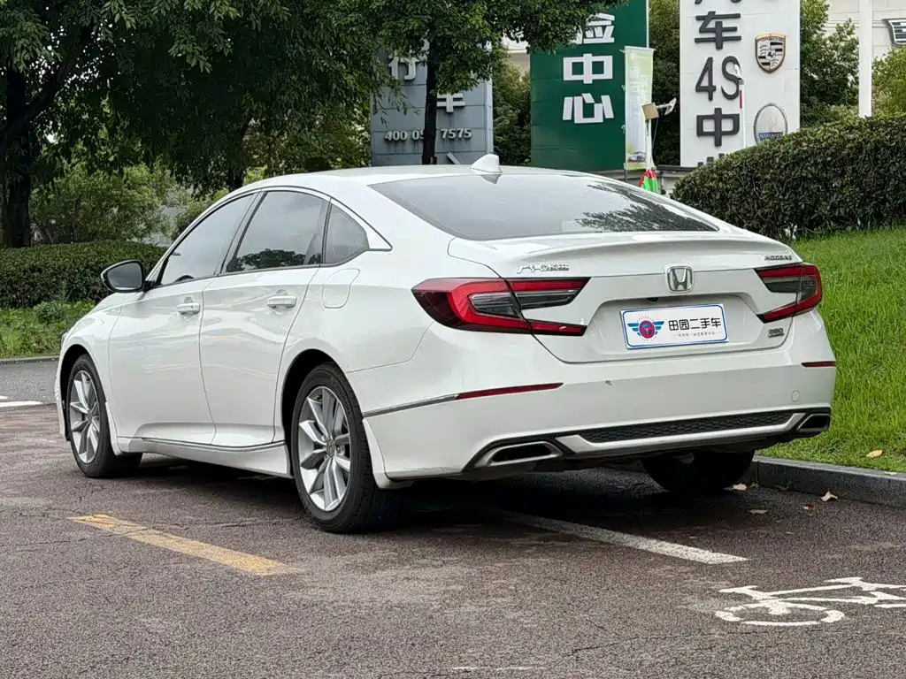 Honda Accord — фото 4