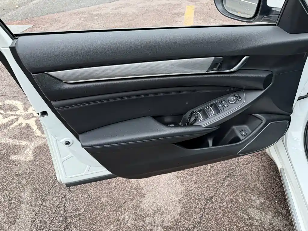 Honda Accord — фото 6