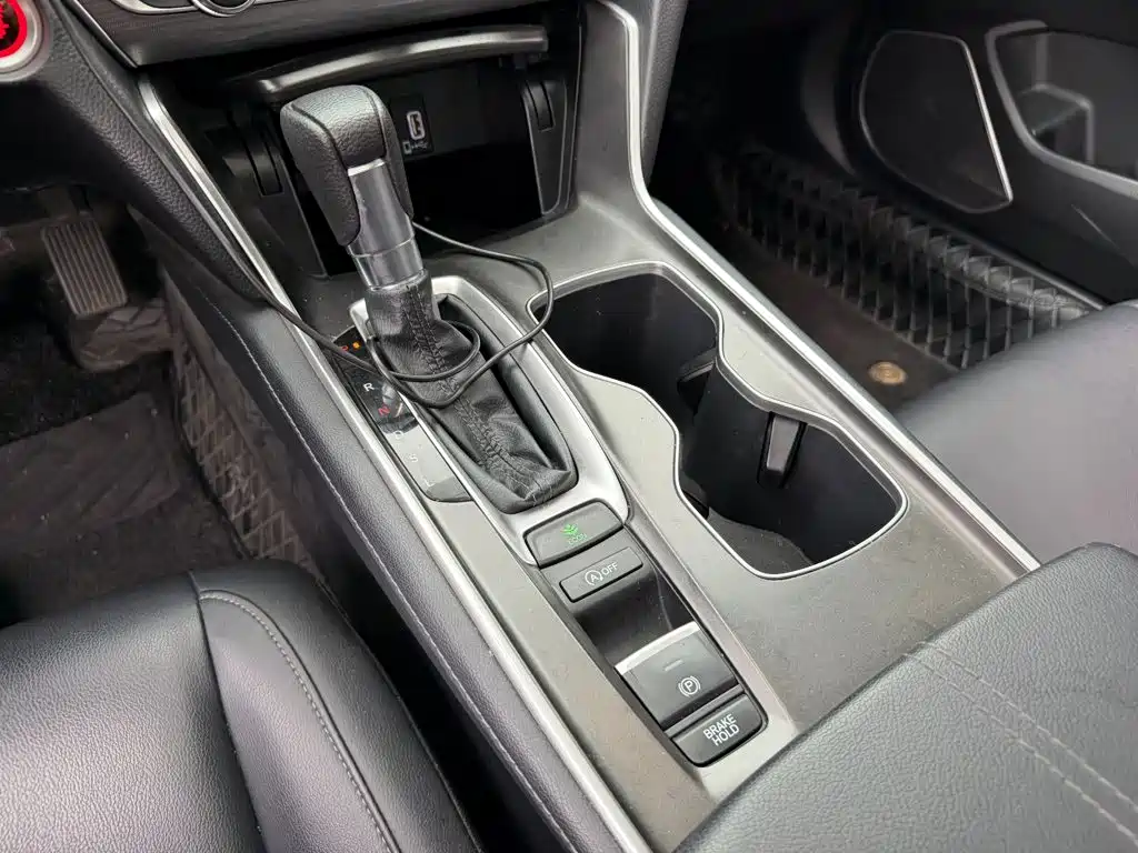 Honda Accord — фото 9