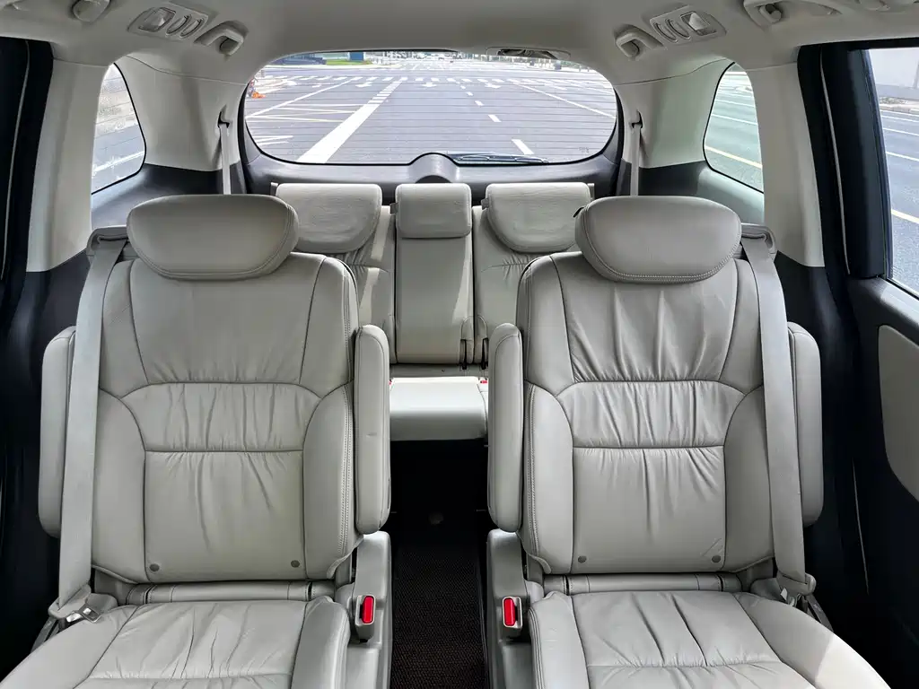 Honda Odyssey — фото 18
