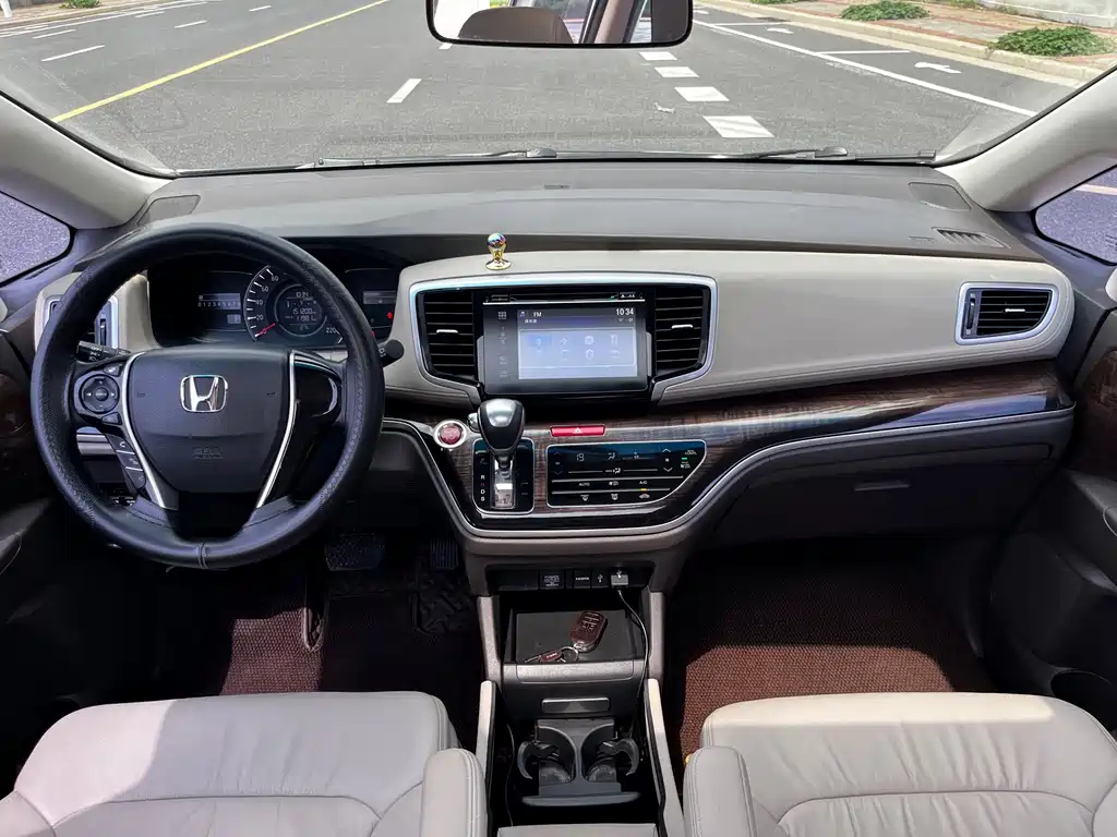 Honda Odyssey — фото 10