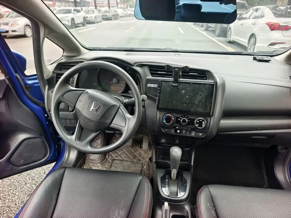 Honda Fit — фото 13