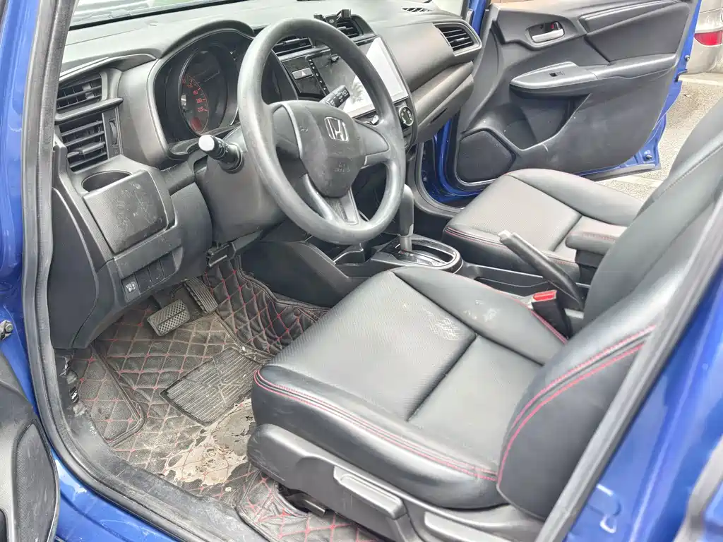 Honda Fit — фото 7