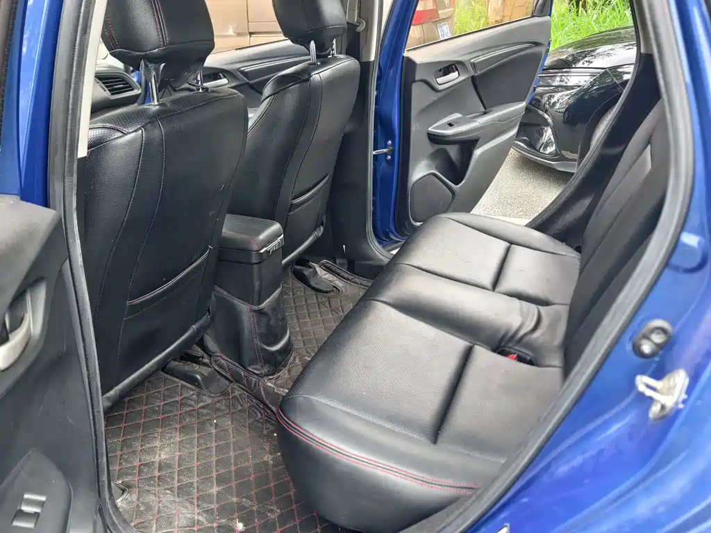 Honda Fit — фото 8