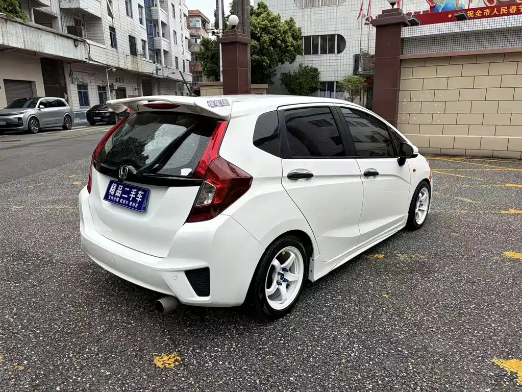 Honda Fit — фото 5