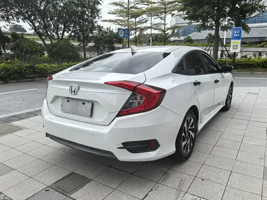 Honda Civic — фото 5
