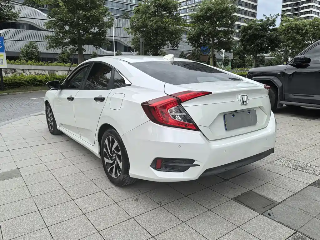 Honda Civic — фото 6