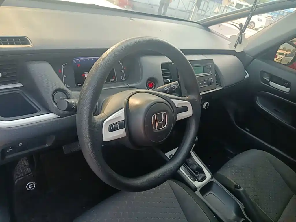 Honda Fit — фото 11