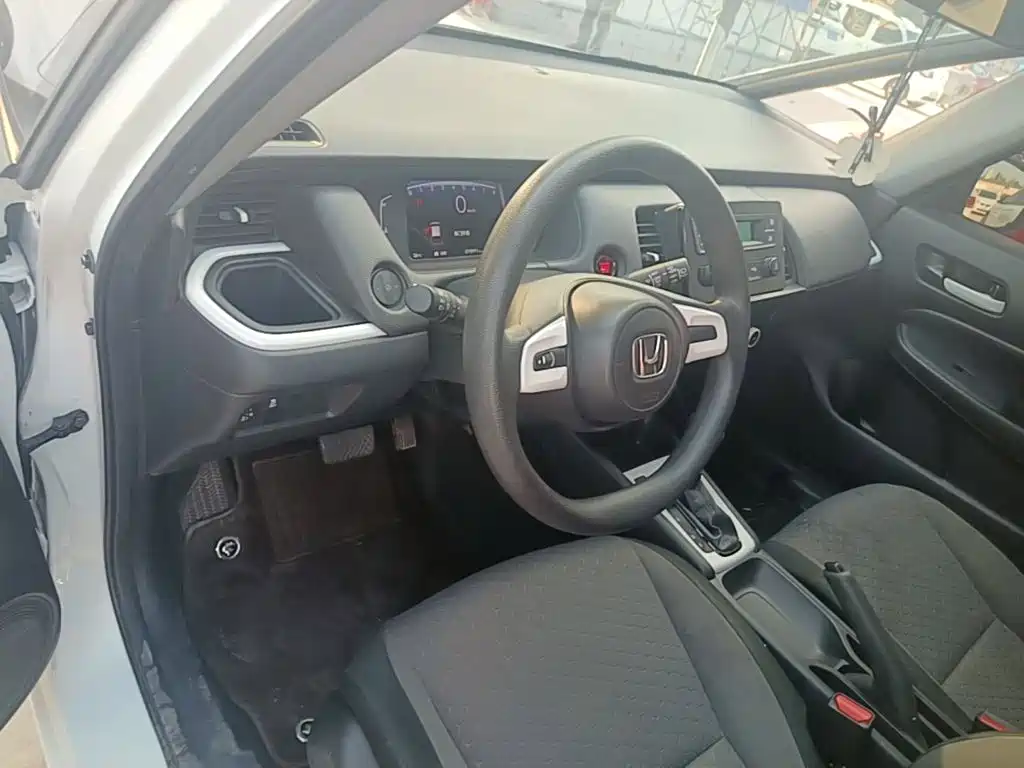 Honda Fit — фото 10