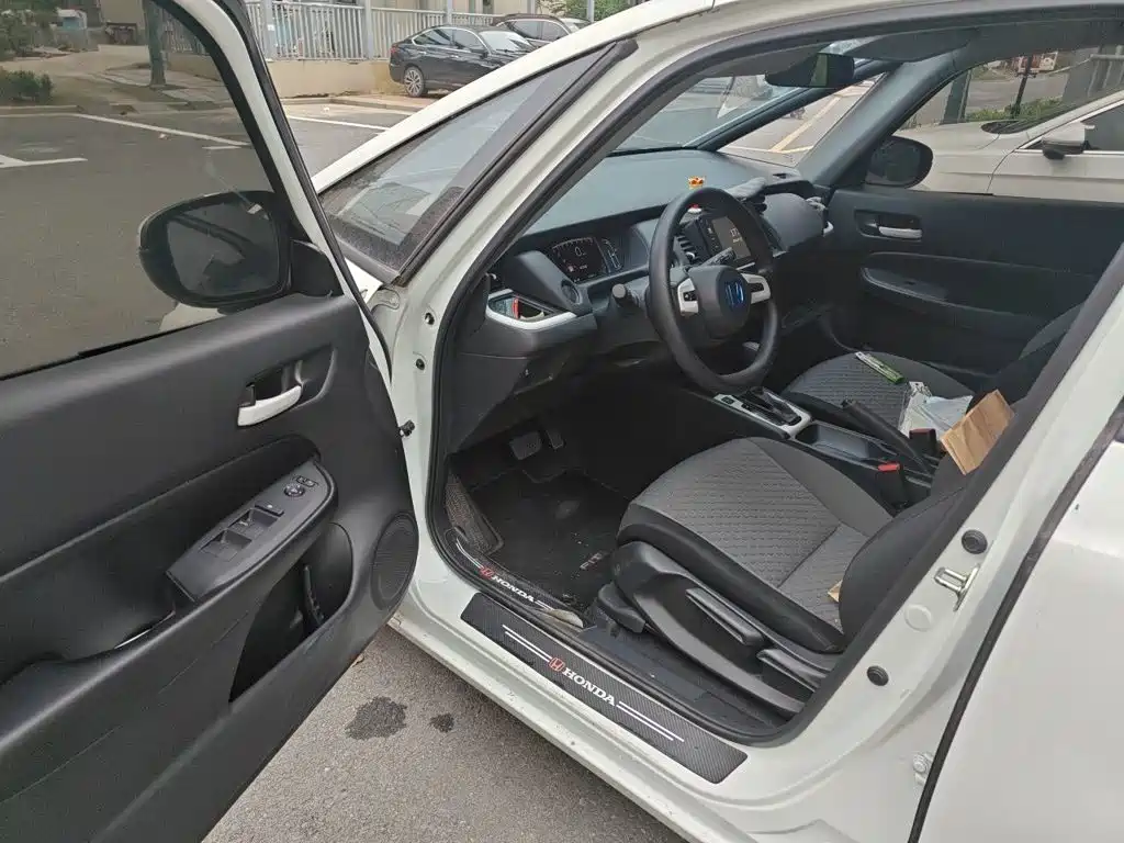 Honda Fit — фото 14