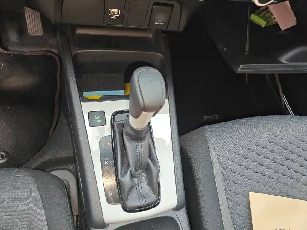 Honda Fit — фото 7