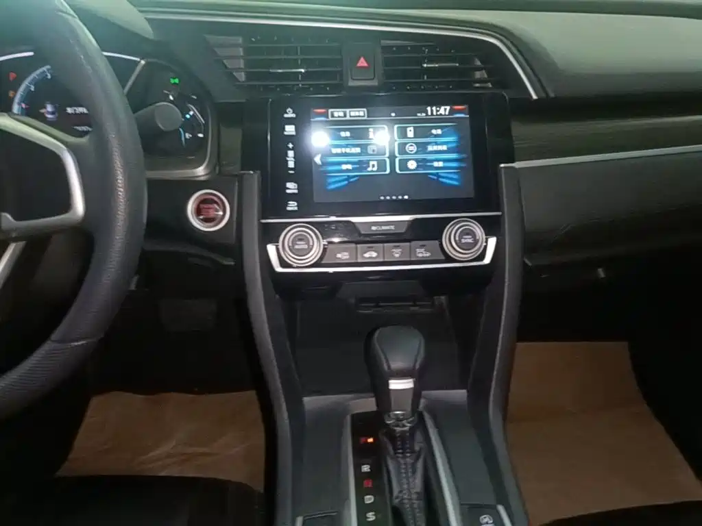 Honda Civic — фото 13