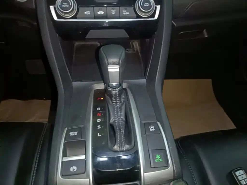 Honda Civic — фото 14