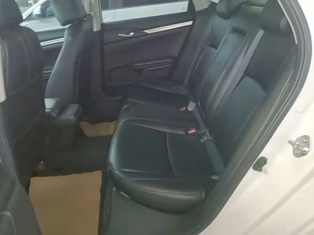 Honda Civic — фото 17