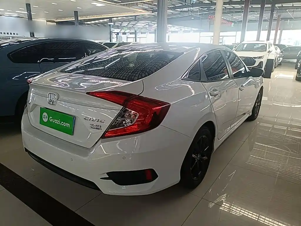 Honda Civic — фото 7
