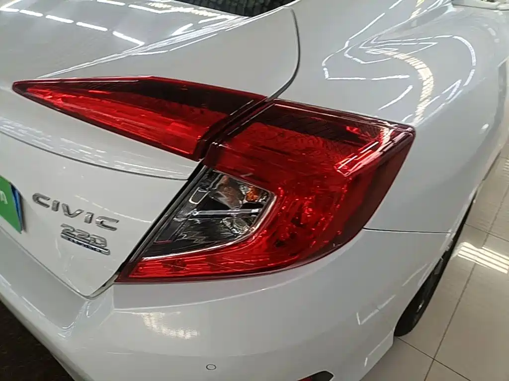 Honda Civic — фото 8