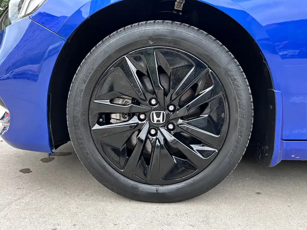 Honda Accord — фото 11
