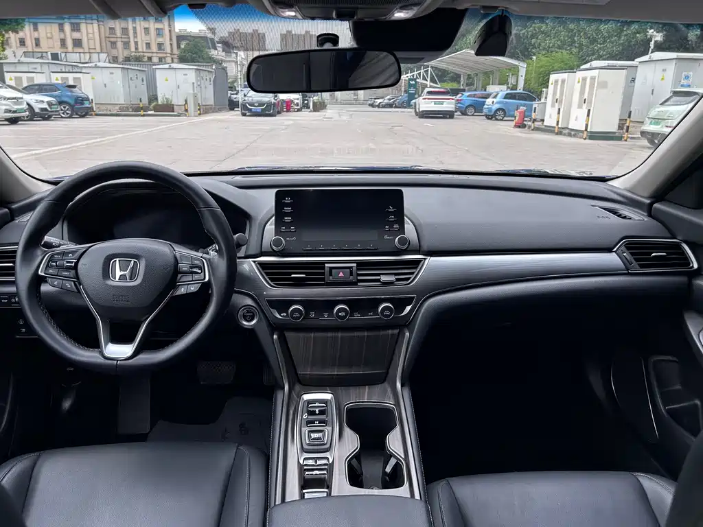 Honda Accord — фото 7
