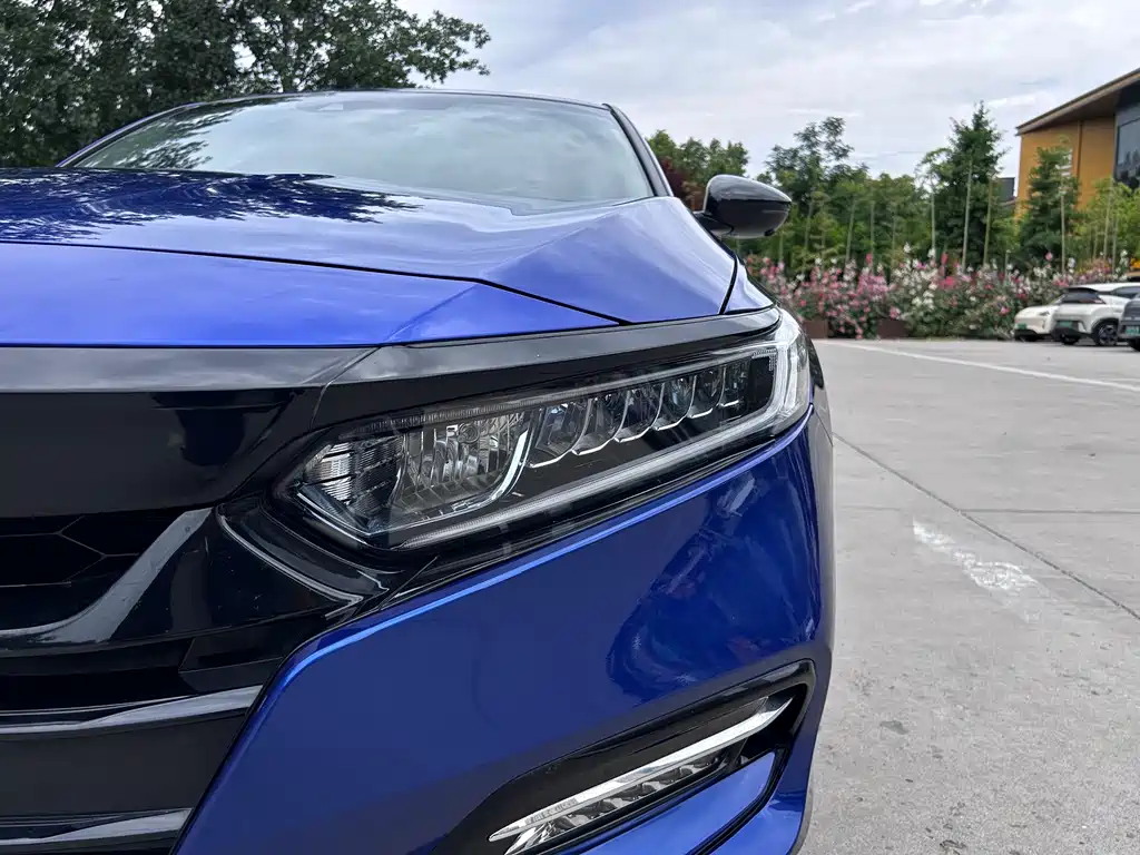 Honda Accord — фото 10