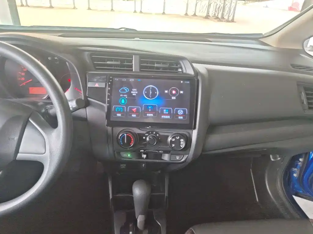 Honda Fit — фото 13