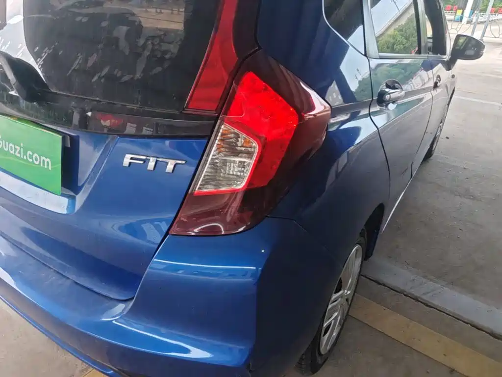 Honda Fit — фото 8