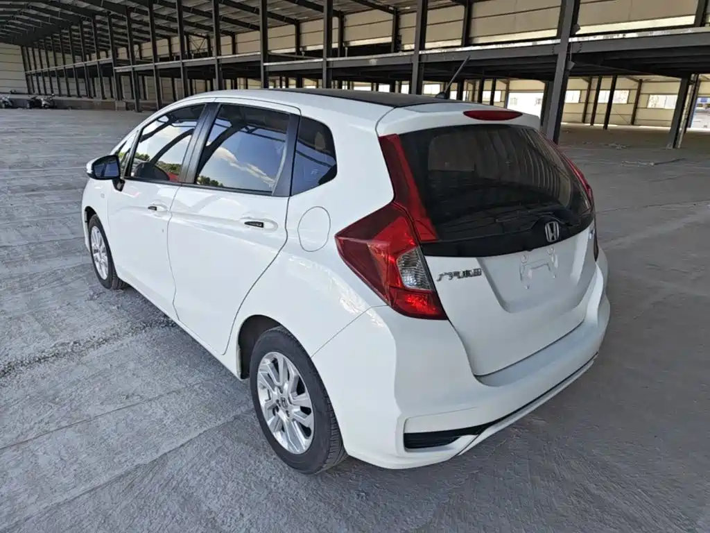 Honda Fit — фото 5