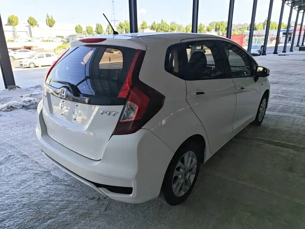 Honda Fit — фото 7