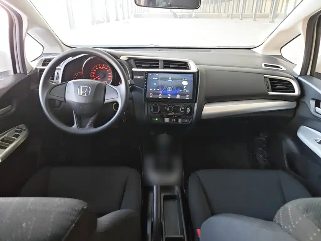 Honda Fit — фото 10