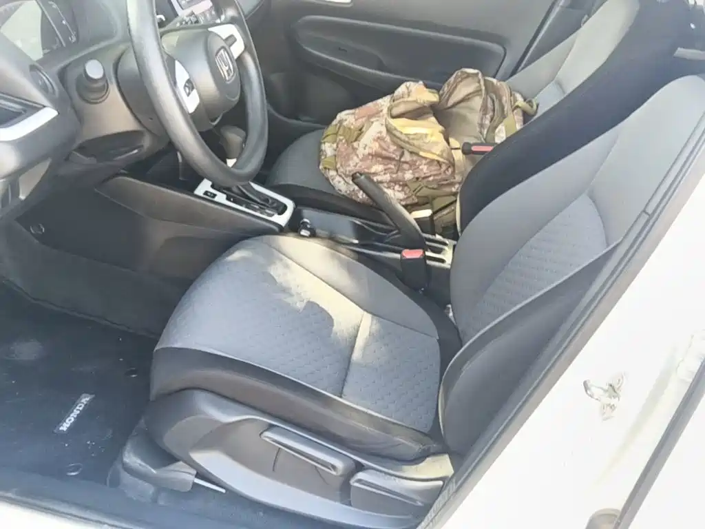 Honda Fit — фото 15
