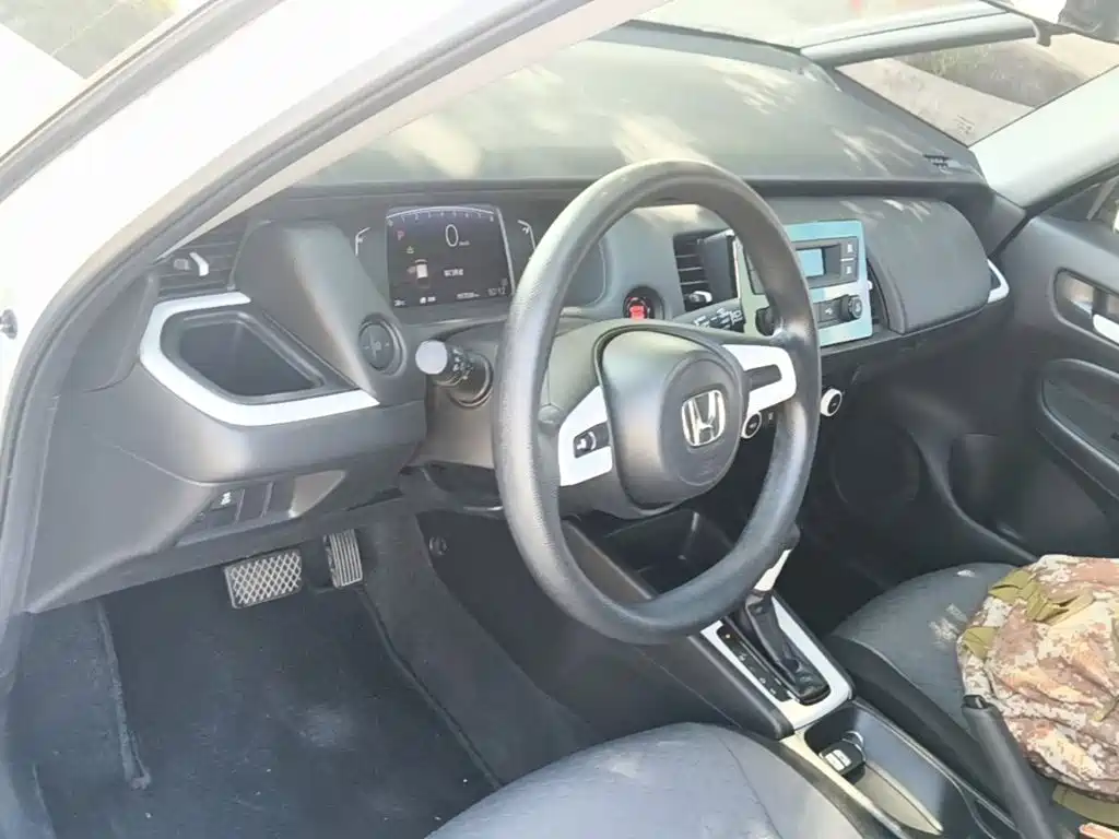 Honda Fit — фото 10