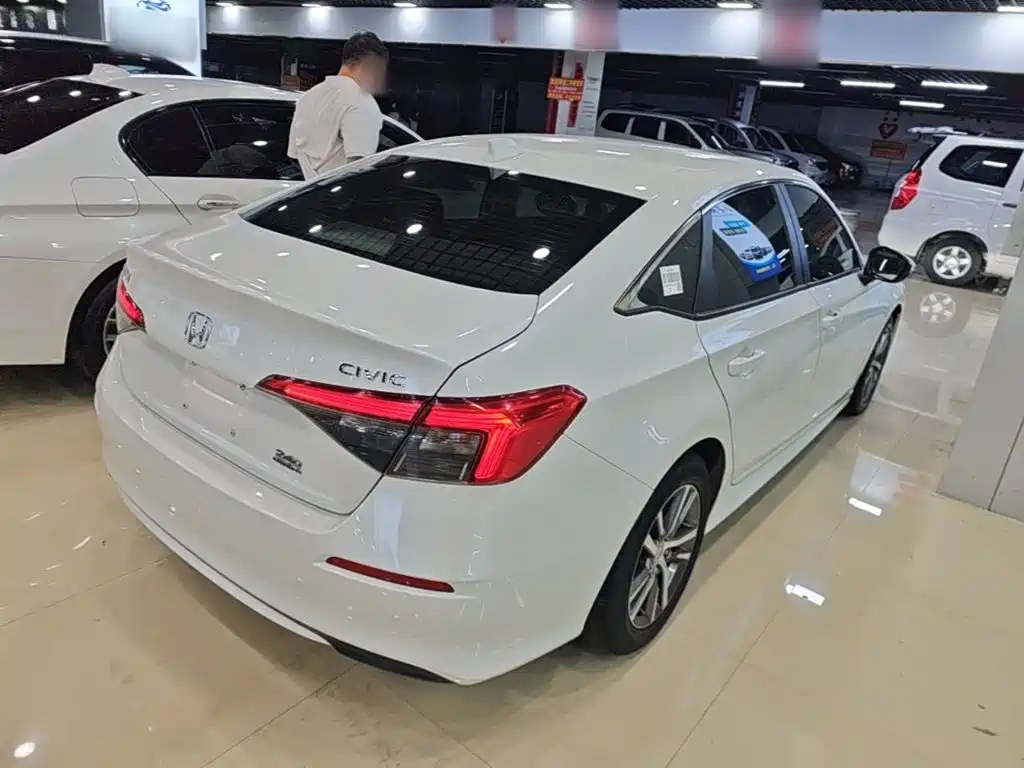 Honda Civic — фото 7