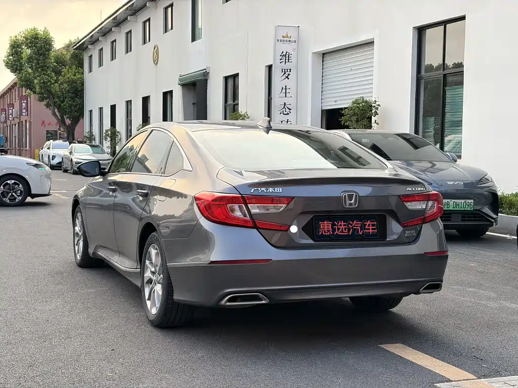 Honda Accord — фото 7