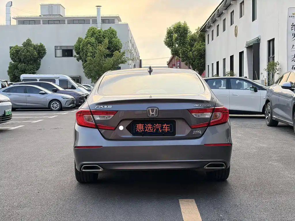 Honda Accord — фото 8