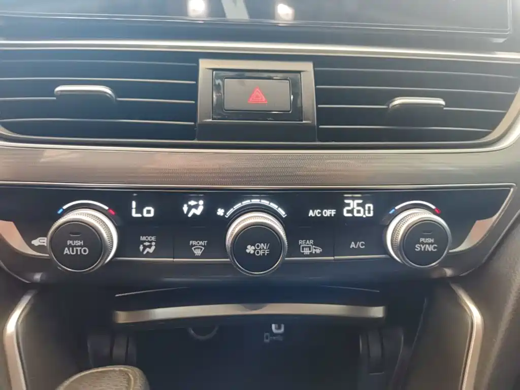 Honda Accord — фото 13
