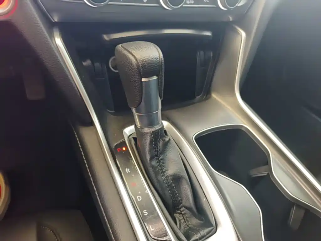 Honda Accord — фото 14