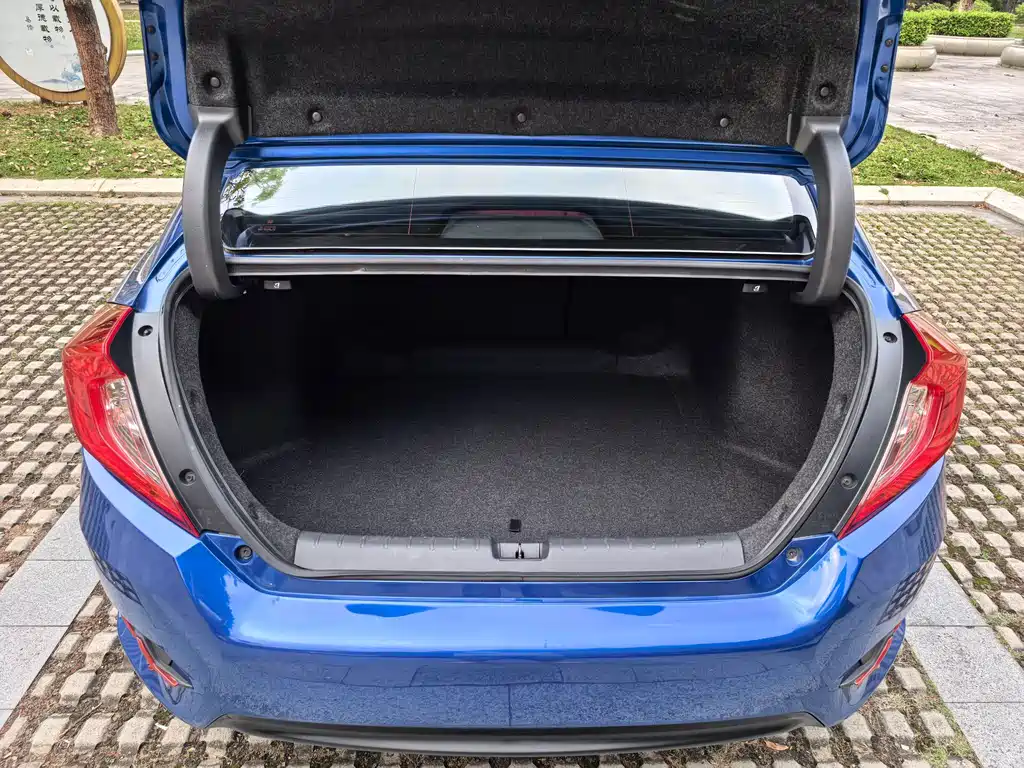 Honda Civic — фото 14
