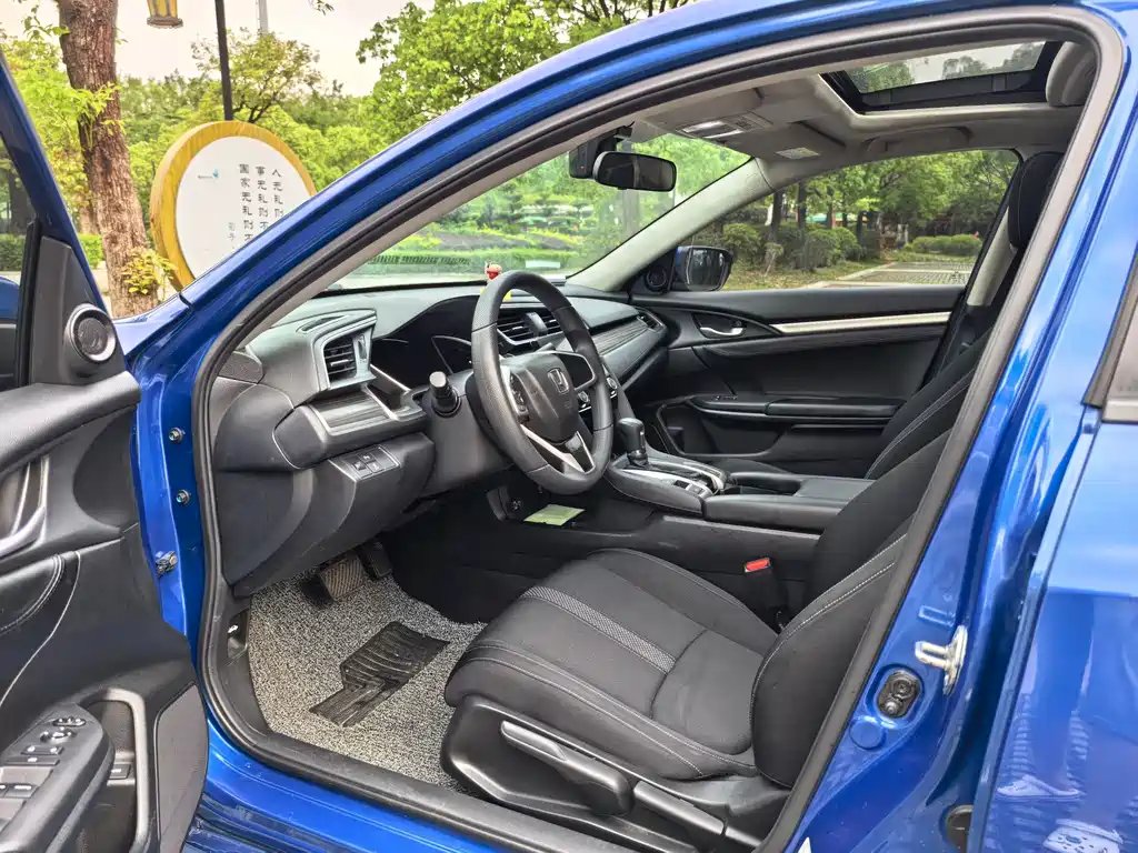 Honda Civic — фото 8