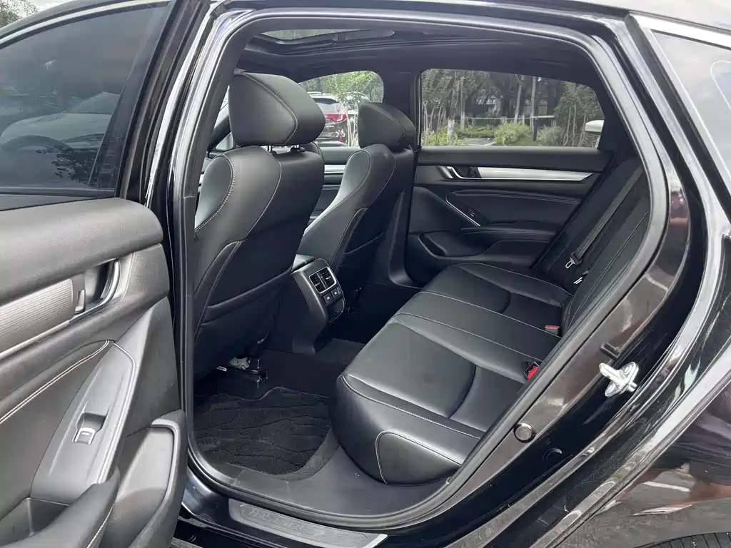 Honda Inspire — фото 10