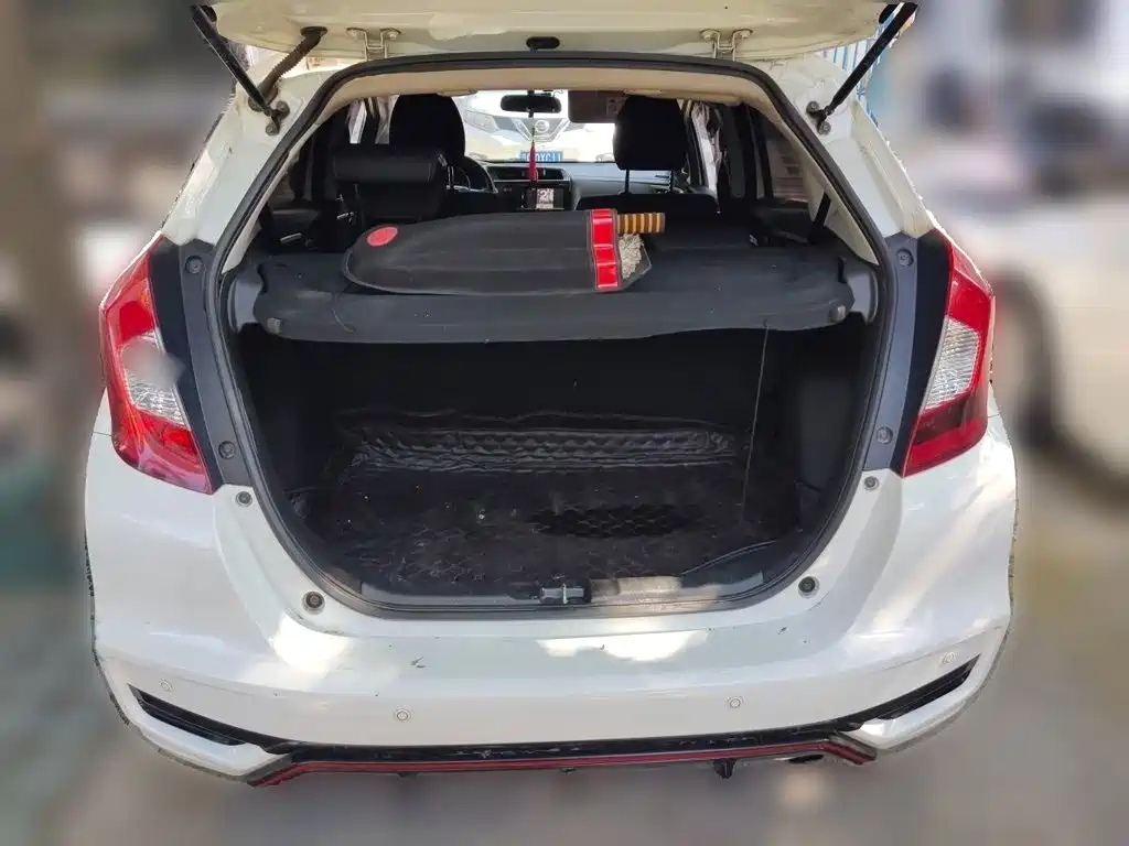 Honda Fit — фото 10