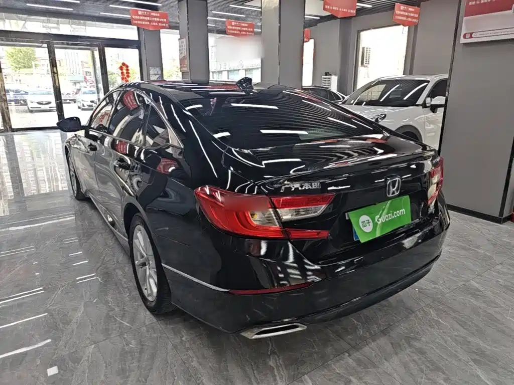 Honda Accord — фото 5