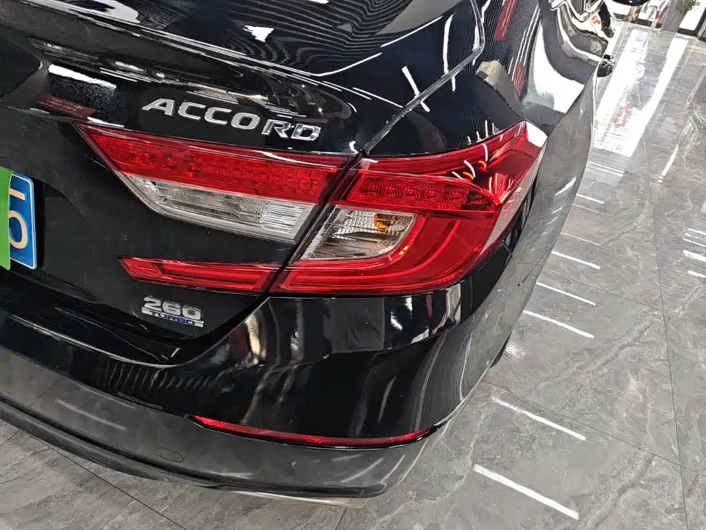 Honda Accord — фото 8